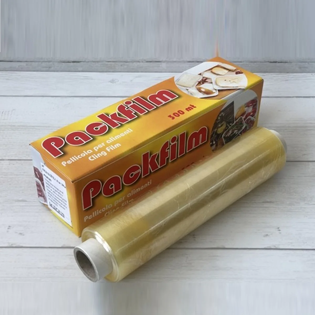 Folija za živila, širine 45 cm in dolžine 300 m za živila