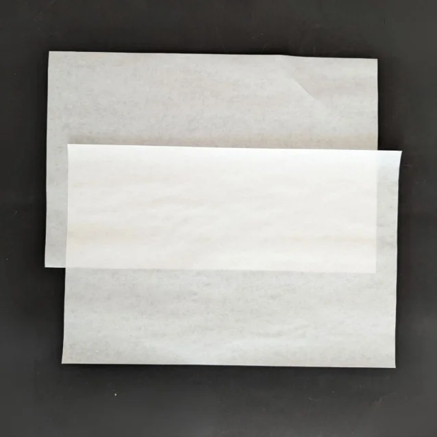 Delikatesni papir v listih